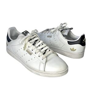Adidas Stan Smith Trefoil men’s Size 8 white & black‎ & gold sneakers.
